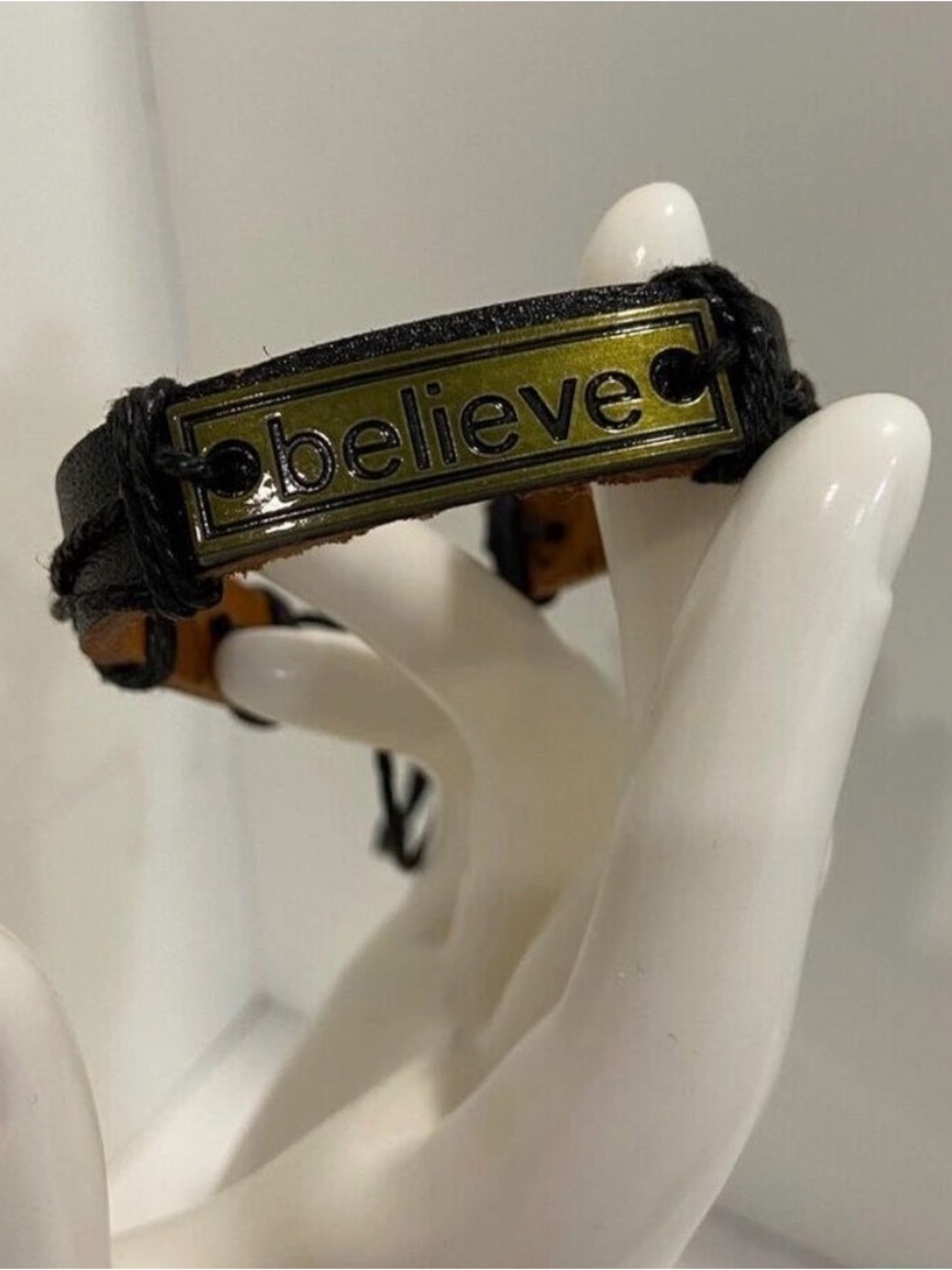Adjustable Believe Bracelet made of genuine Leather & Metal Plate